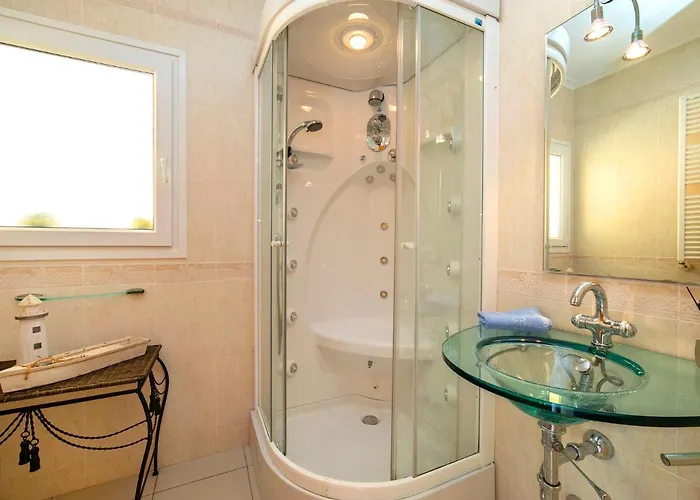 Holiday home Fleur By Interhome